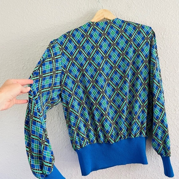 Vintage plaid gold button long sleeve blouse - Picture 11 of 13